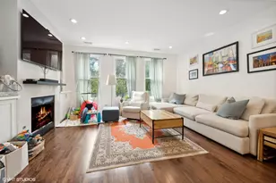 1053 N Kingsbury St, Chicago, IL 60610 - Photo 3
