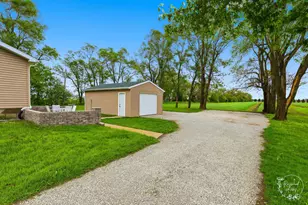 3029 S 8500E Rd, Saint Anne, IL 60964 - Photo 5