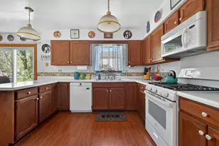1868 Pastoral Ln, Hanover Park, IL 60133 - Photo 7
