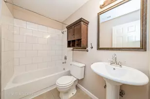 841 Cross Creek Ct, Roselle, IL 60172 - Photo 13