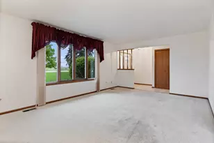 7520 W Willowood Ct, Orland Park, IL 60462 - Photo 5