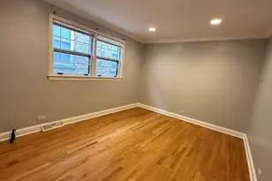 5717 N St Louis Ave, Chicago, IL 60659 - Photo 11