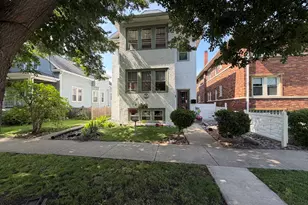 9002 Sheridan Ave, Brookfield, IL 60513 - Photo 1