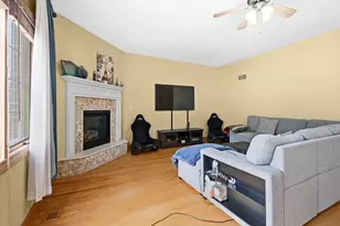 7920 S Lorel Ave, Burbank, IL 60459 - Photo 5