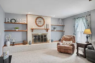 702 Van Buren St, Monticello, IL 61856 - Photo 7