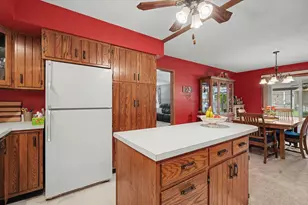 702 Van Buren St, Monticello, IL 61856 - Photo 15