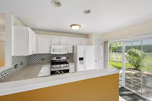 904 Garden Ln, Homewood, IL 60430 - Photo 5