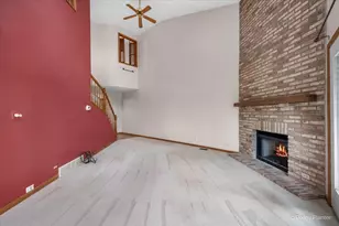 1751 Pebble Beach Dr, Hoffman Estates, IL 60169 - Photo 5