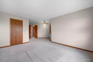 1751 Pebble Beach Dr, Hoffman Estates, IL 60169 - Photo 13