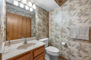 1751 Pebble Beach Dr, Hoffman Estates, IL 60169 - Photo 11