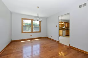 7745 Woodstock Dr, Tinley Park, IL 60477 - Photo 5