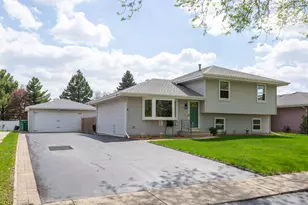2906 Warren Dorris Dr, Joliet, IL 60435 - Photo 3