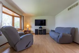 2906 Warren Dorris Dr, Joliet, IL 60435 - Photo 9