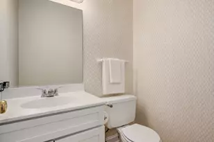 1150 Oakview Dr, Wheaton, IL 60187 - Photo 19