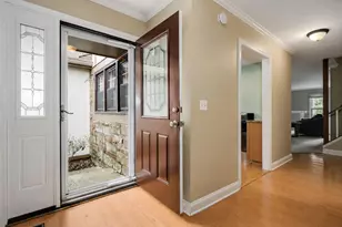 1150 Oakview Dr, Wheaton, IL 60187 - Photo 3