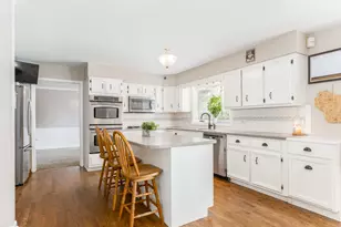2731 Alyssa Dr, Naperville, IL 60565 - Photo 5
