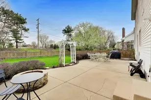 135 Corsaire Ln, Schaumburg, IL 60173 - Photo 37