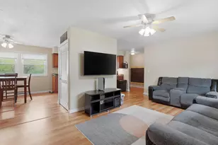 137 E 7th St, Coal Valley, IL 61240 - Photo 5
