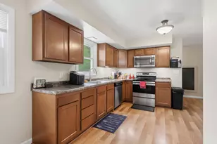 137 E 7th St, Coal Valley, IL 61240 - Photo 7