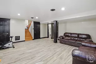 319 N Bradley Dr, Chicago Heights, IL 60411 - Photo 17