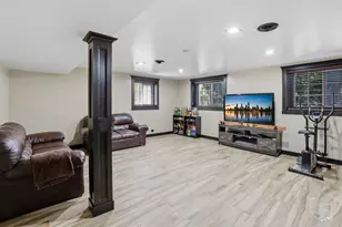 319 N Bradley Dr, Chicago Heights, IL 60411 - Photo 15
