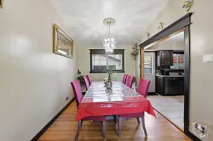 319 N Bradley Dr, Chicago Heights, IL 60411 - Photo 9