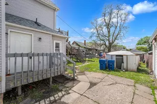 349 10th St, Moline, IL 61265 - Photo 5