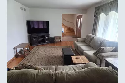 18W193 Holly Avenue, Darien, IL 60561 - Photo 9