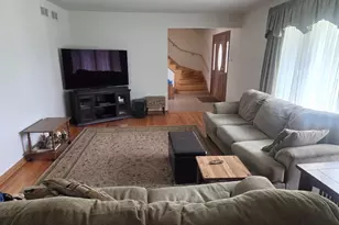 18W193 Holly Ave, Darien, IL 60561 - Photo 9