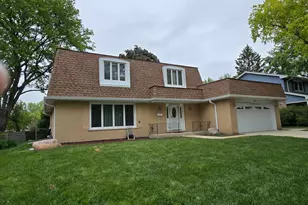 18W193 Holly Ave, Darien, IL 60561 - Photo 3