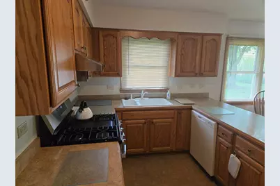 18W193 Holly Avenue, Darien, IL 60561 - Photo 5