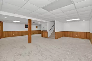 1694 Hampshire Dr, Elk Grove Village, IL 60007 - Photo 27