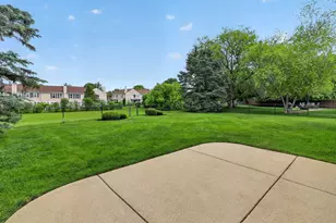 1694 Hampshire Dr, Elk Grove Village, IL 60007 - Photo 31