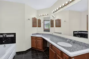 1694 Hampshire Dr, Elk Grove Village, IL 60007 - Photo 23
