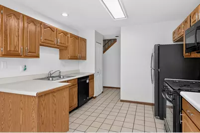 1038 Bedford Drive, Carol Stream, IL 60188 - Photo 5