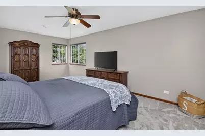 1038 Bedford Drive, Carol Stream, IL 60188 - Photo 11