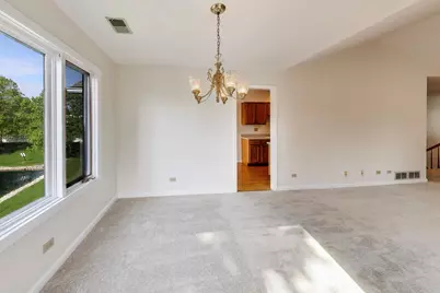 1663 N Courtland Drive #1663, Arlington Heights, IL 60004 - Photo 9