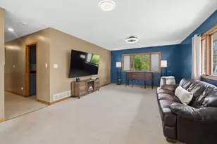 11613 Country Club Rd, Woodstock, IL 60098 - Photo 15