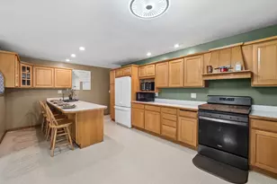 11613 Country Club Rd, Woodstock, IL 60098 - Photo 13