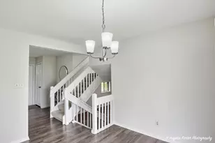 213 Windridge Dr, McHenry, IL 60050 - Photo 9