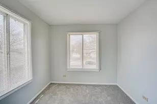 1111 Brunswick Ln, Aurora, IL 60504 - Photo 9