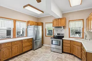2206 6th St, Moline, IL 61265 - Photo 11