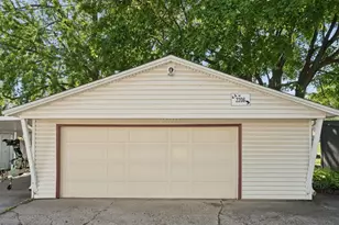 2206 6th St, Moline, IL 61265 - Photo 31