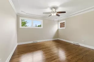 1000 Crest St, Wheaton, IL 60189 - Photo 19