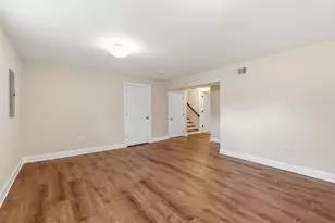 1000 Crest St, Wheaton, IL 60189 - Photo 27