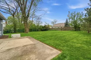 1000 Crest St, Wheaton, IL 60189 - Photo 31