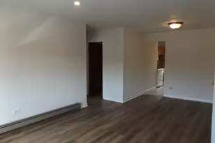 710 W Huntington Commons Rd, Mount Prospect, IL 60056 - Photo 5