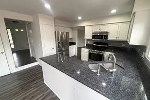 1 Collingwood Ct, Bolingbrook, IL 60440 - Photo 5