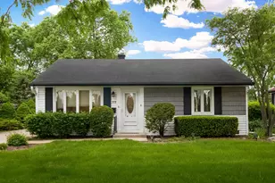 308 N William St, Mount Prospect, IL 60056 - Photo 1