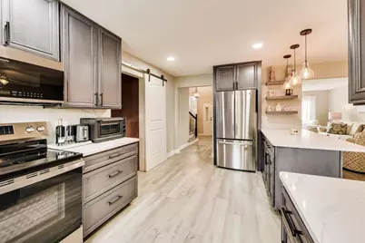 313 S Hi Lusi Avenue, Mount Prospect, IL 60056 - Photo 13